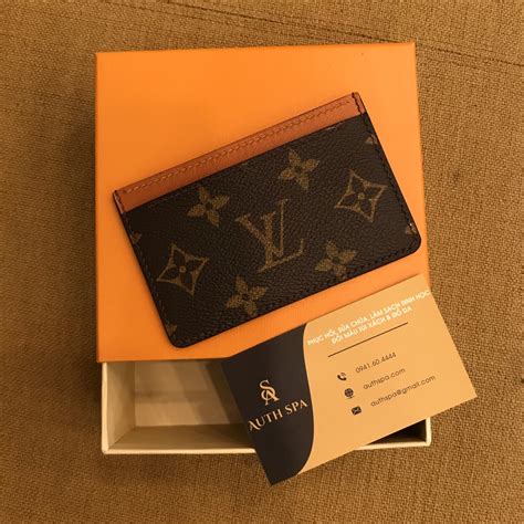 louis vuitton beach card holders.